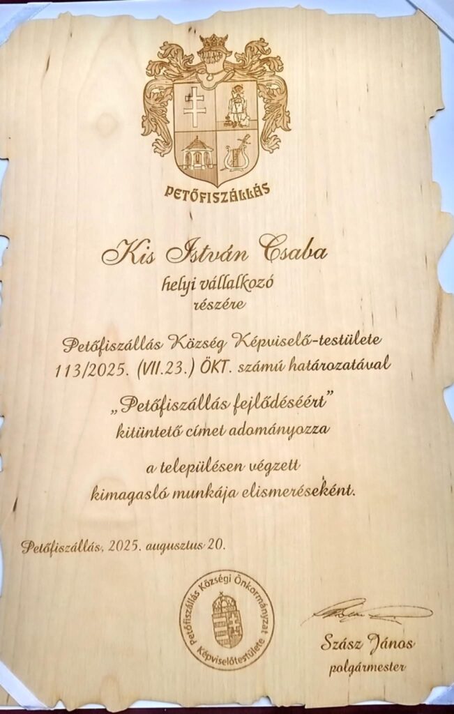 „Petőfiszállás Fejlődéséért” kitüntetésben részesült Kis István bútorasztalos-restaurátor